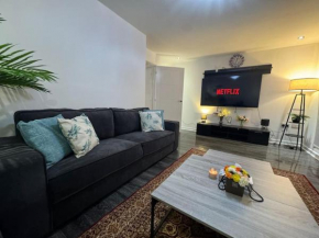 New large townhouse 3 bedrooms 4 beds and parking